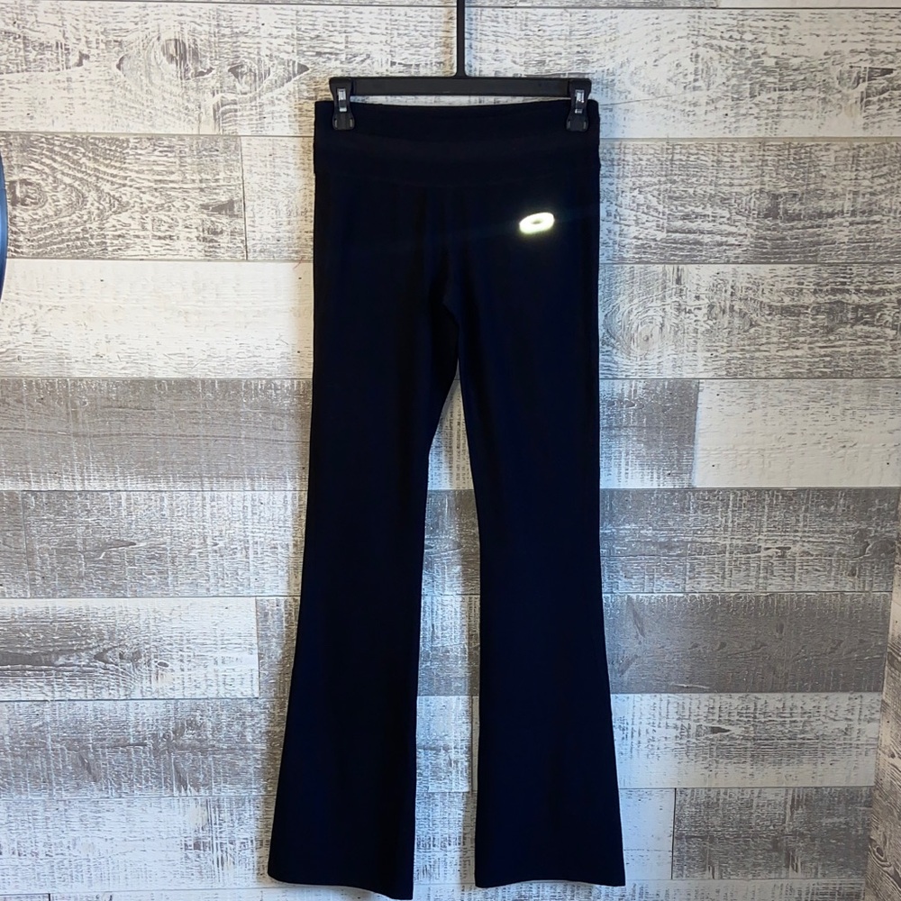Oakley size small black flared leggings